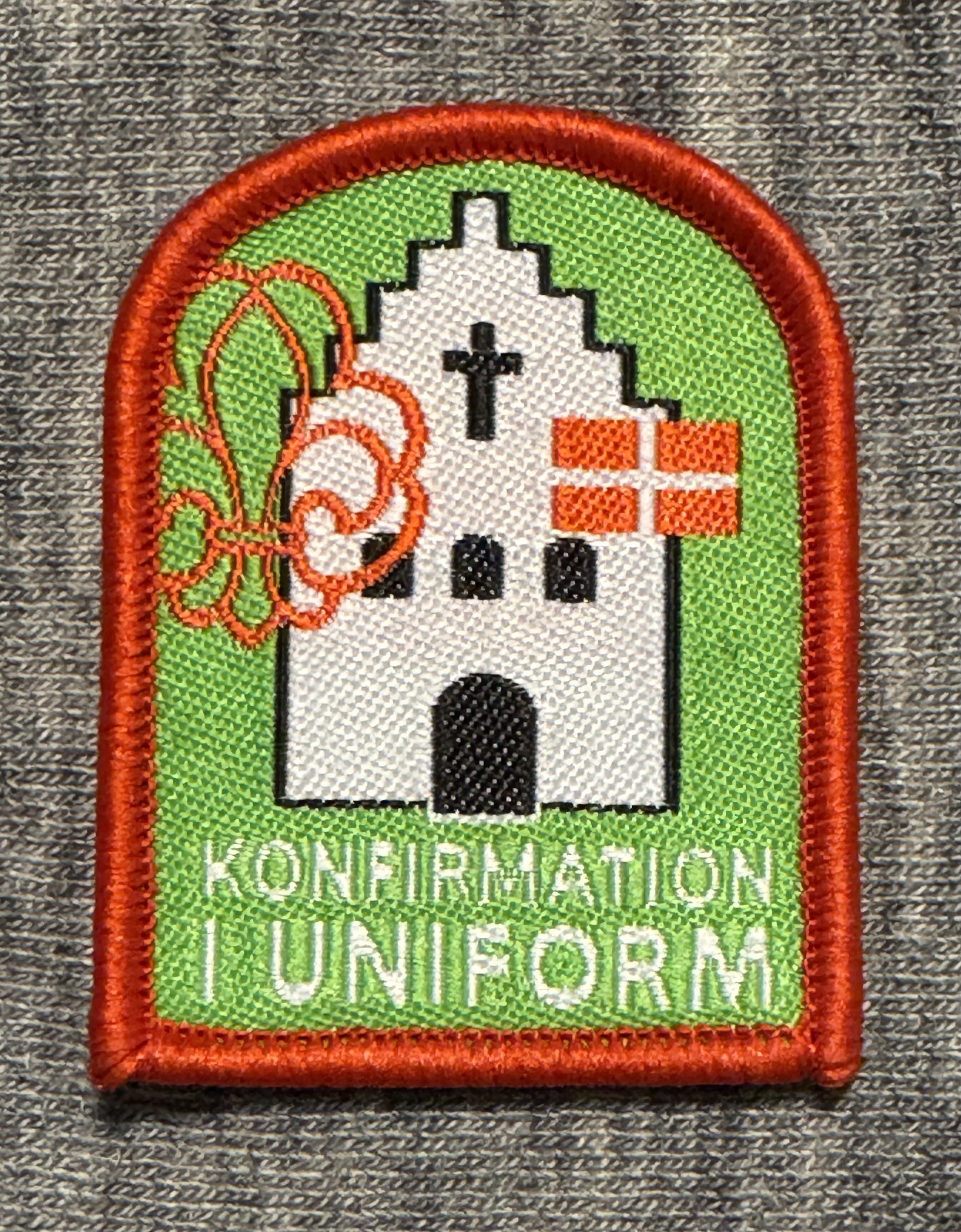 Konfirmationsmærke Der er kun et krav for dette mærke - men det er et krav, der viser, at man virkelig er spejder. Man skal konfirmeres i sin spejderuniform.